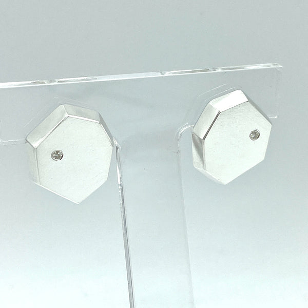 Facets Studs